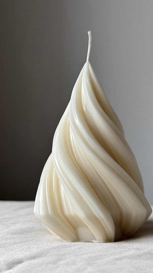 Bougie décorative Christmas Pine en cire de soja végétale, design sapin de Noël